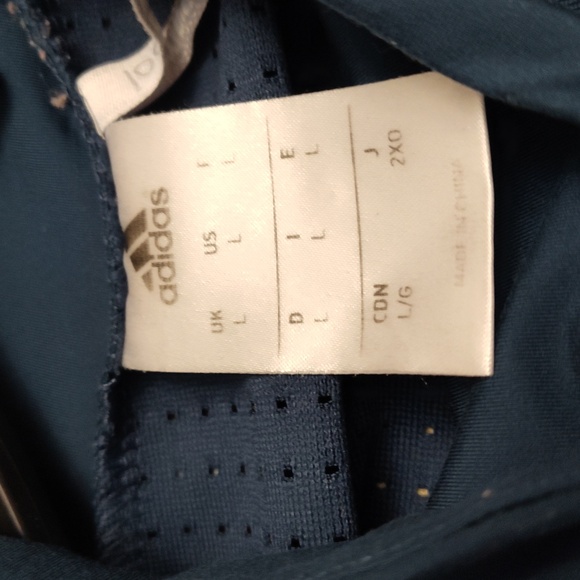 Manchester United Jersey.  Hardly Worn. Long Sleeve, Mock Neck. Large. - Picture 5 of 8